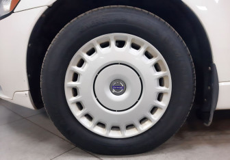 Подержанный автомобиль Volvo S40 2012 года (9 фото)