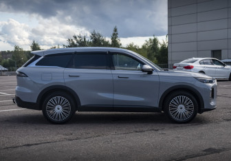Подержанный автомобиль Chery Tiggo 9 2024 года (4 фото)