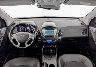 Подержанный автомобиль Hyundai ix35 2013 года (14 фото)