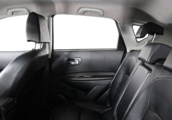 Подержанный автомобиль Nissan Qashqai 2008 года (8 фото)