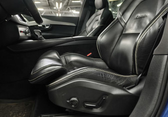 Подержанный автомобиль Volvo XC90 2016 года (18 фото)