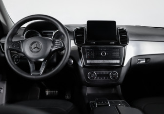Подержанный автомобиль Mercedes-Benz GLE AMG 2016 года (12 фото)