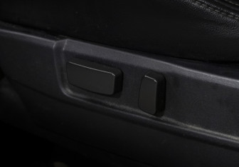 Подержанный автомобиль Citroen C-Crosser 2008 года (13 фото)