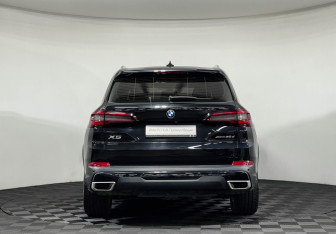 Подержанный автомобиль BMW X5 2020 года (4 фото)