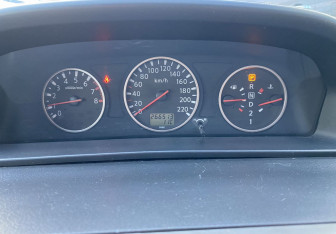 Подержанный автомобиль Nissan X-Trail 2004 года (20 фото)