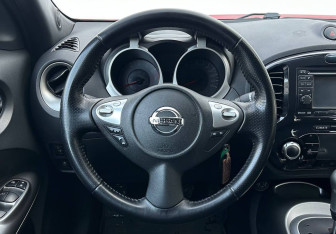 Подержанный автомобиль Nissan Juke 2011 года (12 фото)