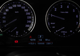 Подержанный автомобиль BMW X1 2018 года (10 фото)