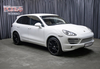 Подержанный автомобиль Porsche Cayenne 2013 года (3 фото)