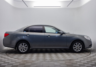 Подержанный автомобиль Chevrolet Epica 2011 года (6 фото)