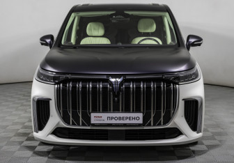Подержанный автомобиль Voyah Dream 2023 года (2 фото)