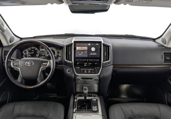 Подержанный автомобиль Toyota Land Cruiser Suv 2021 года (14 фото)