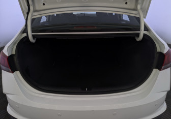 Подержанный автомобиль Hyundai Solaris Sedan 2021 года (10 фото)