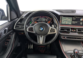 Подержанный автомобиль BMW X5 2020 года (22 фото)