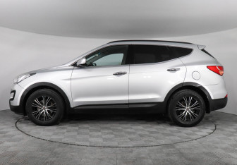 Подержанный автомобиль Hyundai Santa Fe 2013 года (8 фото)