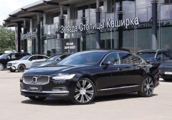 Подержанный автомобиль Volvo S90 2021 года (27 фото)