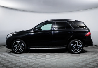 Подержанный автомобиль Mercedes-Benz GLE 2015 года (8 фото)