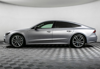Подержанный автомобиль Audi A7 2018 года (8 фото)