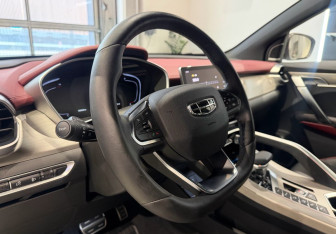 Подержанный автомобиль Geely Coolray 2023 года (13 фото)
