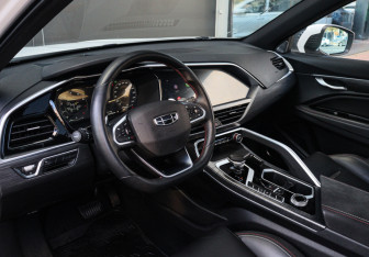 Подержанный автомобиль Geely Tugella 2022 года (12 фото)