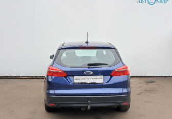 Подержанный автомобиль Ford Focus Wagon 2017 года (6 фото)