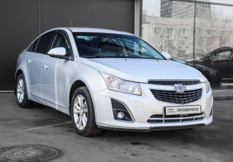 Подержанный автомобиль Chevrolet Cruze Sedan 2014 года (3 фото)