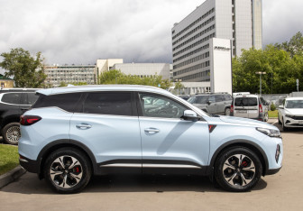 Подержанный автомобиль Chery Tiggo 7 Pro Max 2023 года (3 фото)