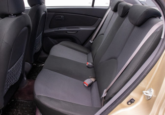 Подержанный автомобиль Kia Rio Sedan 2009 года (11 фото)