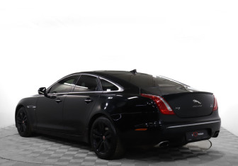 Подержанный автомобиль Jaguar XJ 2015 года (7 фото)