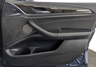 Подержанный автомобиль BMW X3 2018 года (25 фото)