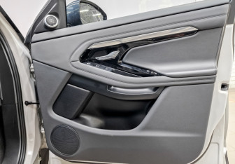 Подержанный автомобиль Land Rover Range Rover Evoque 2021 года (26 фото)