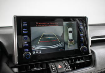 Подержанный автомобиль Toyota RAV4 2020 года (15 фото)