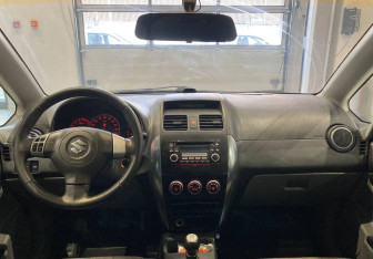 Подержанный автомобиль Suzuki SX4 Hatchback 2008 года (11 фото)