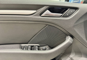 Подержанный автомобиль Audi A3 Hatchback 2016 года (12 фото)