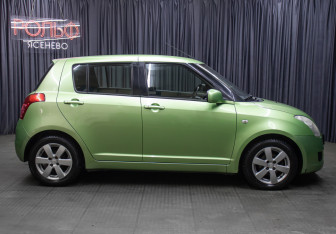 Подержанный автомобиль Suzuki Swift Hatchback 2009 года (4 фото)