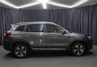 Подержанный автомобиль Changan CS75 2021 года (4 фото)