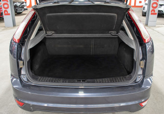 Подержанный автомобиль Ford Focus Hatchback 2010 года (10 фото)