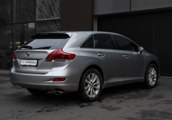 Подержанный автомобиль Toyota Venza 2014 года (5 фото)
