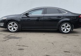 Подержанный автомобиль Ford Mondeo Sedan 2012 года (8 фото)