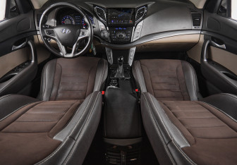 Подержанный автомобиль Hyundai i40 Sedan 2015 года (12 фото)