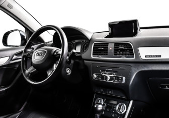 Подержанный автомобиль Audi Q3 2014 года (9 фото)