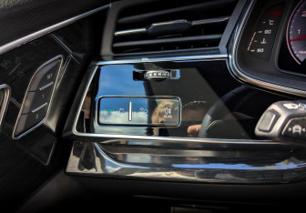 Подержанный автомобиль Audi Q8 2018 года (30 фото)