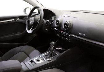 Подержанный автомобиль Audi A3 Sedan 2018 года (13 фото)