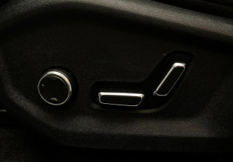 Подержанный автомобиль Geely Monjaro 2026 года (16 фото)