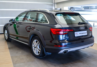Подержанный автомобиль Audi A4 allroad 2017 года (6 фото)