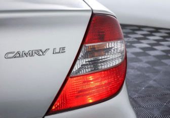 Подержанный автомобиль Toyota Camry Sedan 2002 года (19 фото)