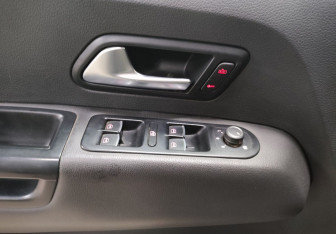 Подержанный автомобиль Volkswagen Amarok 2017 года (20 фото)