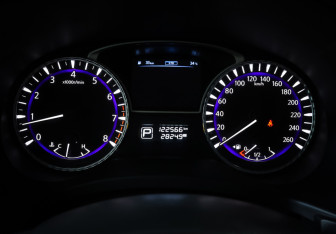 Подержанный автомобиль Infiniti QX60 2014 года (16 фото)