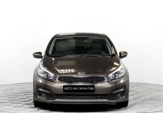 Подержанный автомобиль Kia Ceed Hatchback 2017 года (2 фото)