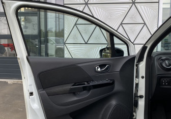 Подержанный автомобиль Renault Kaptur 2018 года (18 фото)