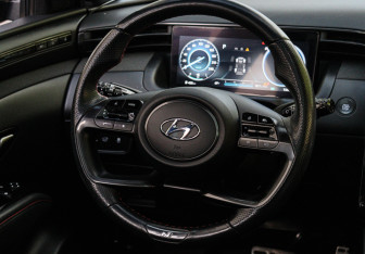 Подержанный автомобиль Hyundai Tucson 2022 года (11 фото)